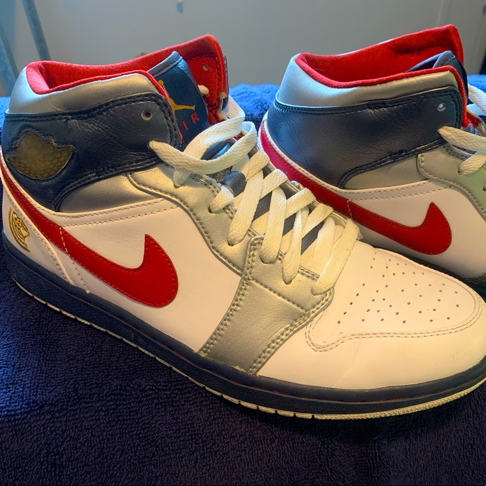 Nike Air Jordan 1 Mid Olympic 2008